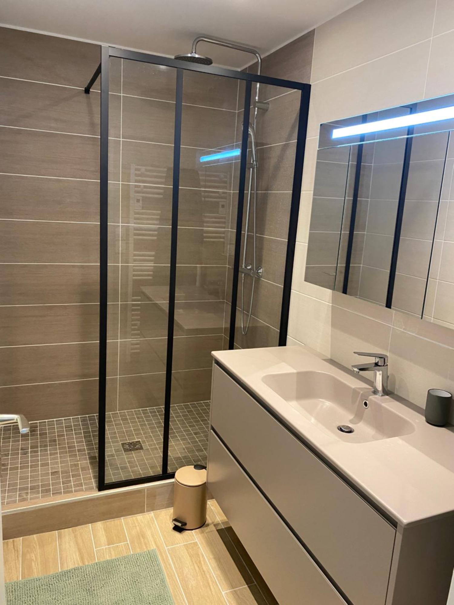 Appartement 65M2 Avec Balcon Vues Partielles Mer A 150M De La Plage Et Centre, Wifi Et Parking Prive Блонвил-сюр-Мер Екстериор снимка