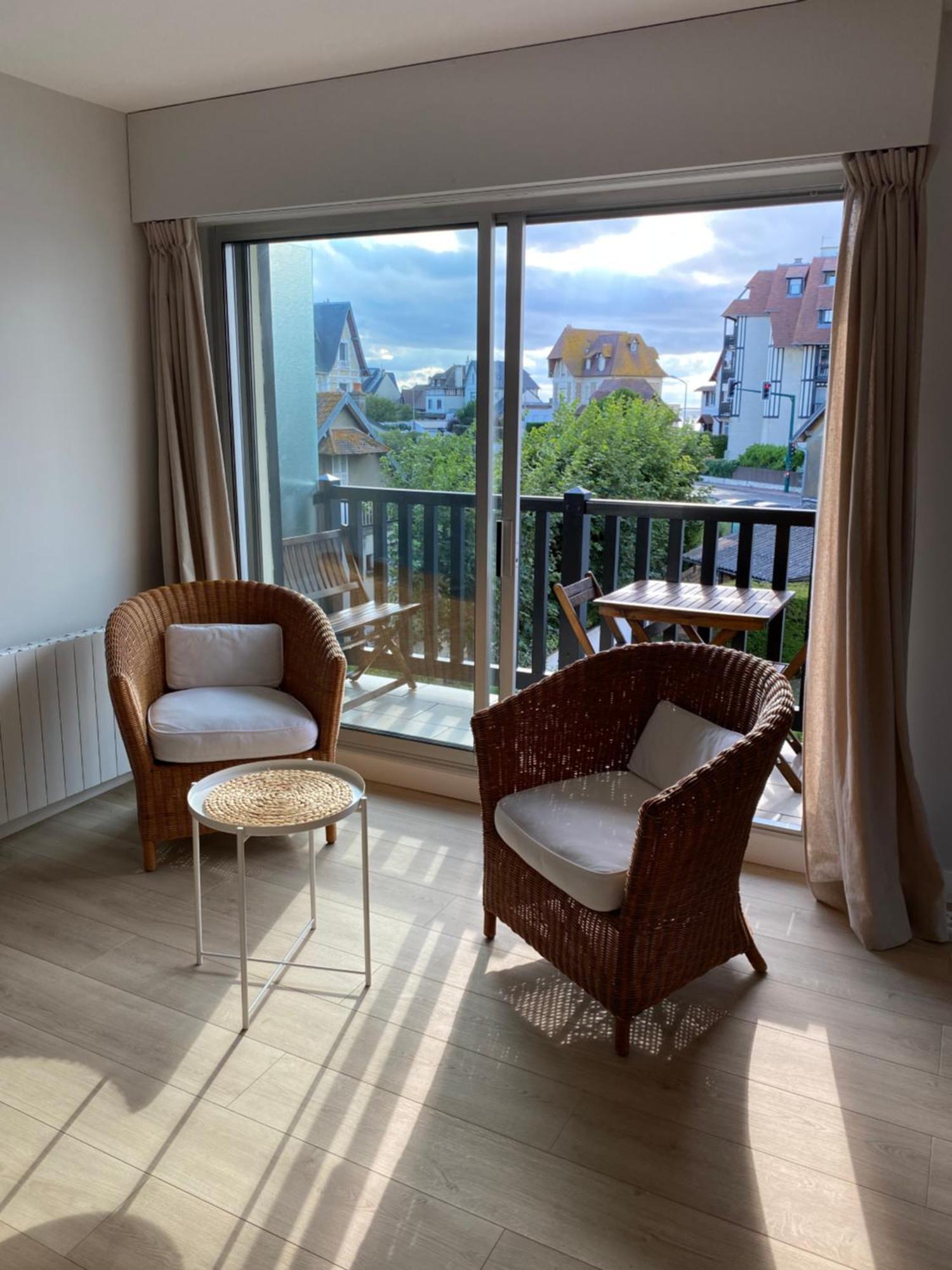 Appartement 65M2 Avec Balcon Vues Partielles Mer A 150M De La Plage Et Centre, Wifi Et Parking Prive Блонвил-сюр-Мер Екстериор снимка